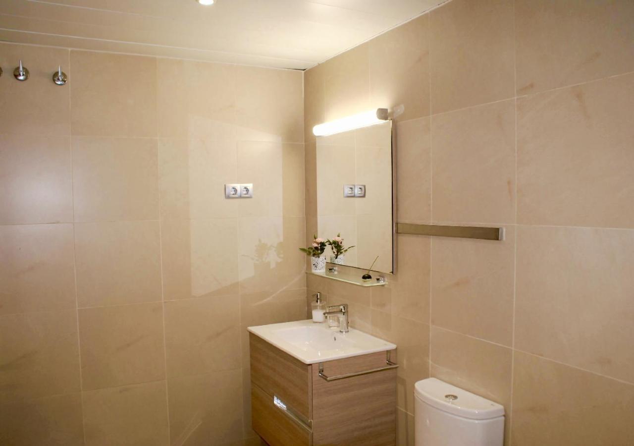 Carmed Homely Apartment By Hlclub Agency Vilanova i la Geltrú Kültér fotó